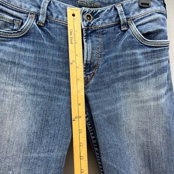 Silver Jean Co. Women's Suki Flare Jeans Size 32x32  Blue Embroidered Pockets - Picture 4 of 15